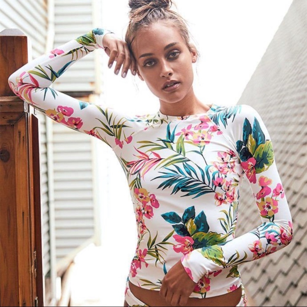 Billabong rash guard long sleeve top